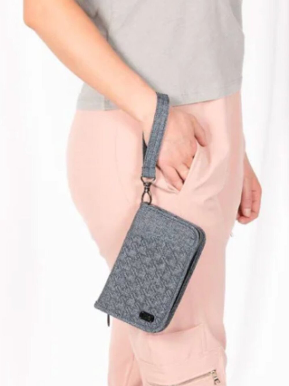 NWT LUG Tandem Zip RFID Wallet Passport Phone Bag Holder Travel Credit Card Cash - Picture 4 of 5